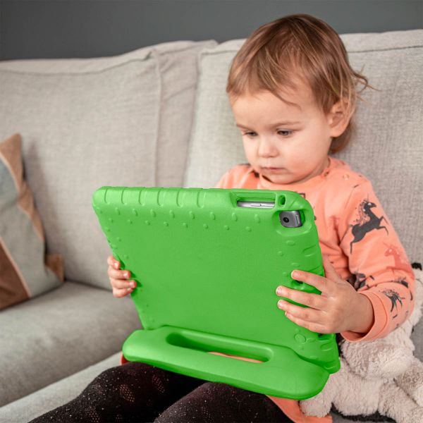 imoshion Hülle mit Handgriff kindersicher Galaxy Tab A7 Lite - Grün