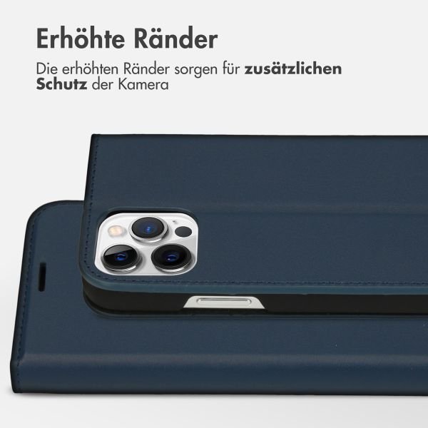 Accezz Premium Leather Slim Klapphülle Apple iPhone 12 (Pro) - Dunkelblau