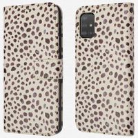 imoshion Design Klapphülle Samsung Galaxy A51 - Black And White Dots
