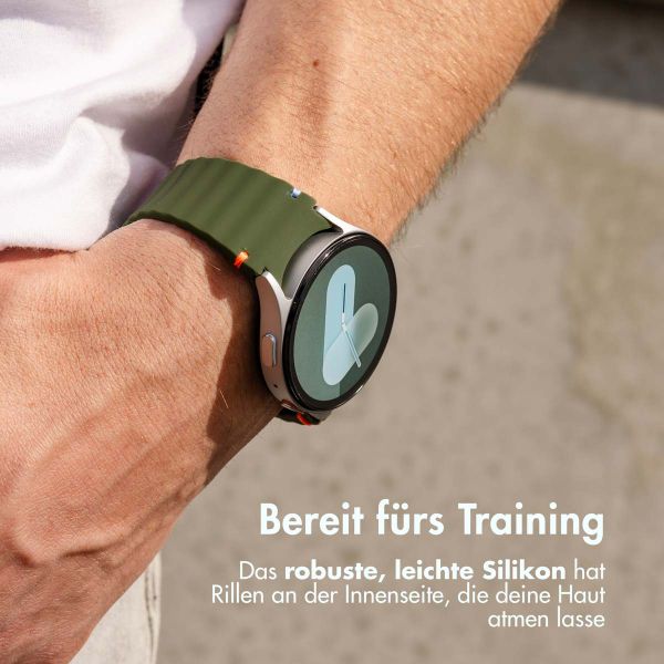 imoshion Wave Silikonarmband für das  Samsung Galaxy Watch 4 / 5 / 6 / 7 / FE (20 mm) - Dunkelgrün