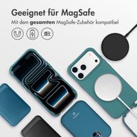 imoshion Color Backcover mit abnehmbarem Handykette und MagSafe Apple iPhone 17 Pro - Dunkelgrün