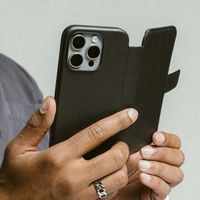 Nomad Modern Leather Folio Klapphülle Apple iPhone 16 Pro Max - Schwarz