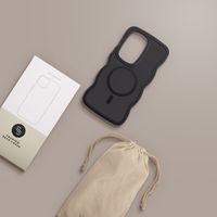 Selencia Wavy Backcover mit MagSafe Samsung Galaxy S25 Ultra - Schwarz