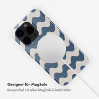 Selencia Vivid Tough Back Cover mit MagSafe für das iPhone 15 Pro - Wave Vibes Classic Blue