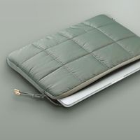 Selencia Puffy Laptop Hülle 15-16 Zoll - Laptop Sleeve - Sage Green