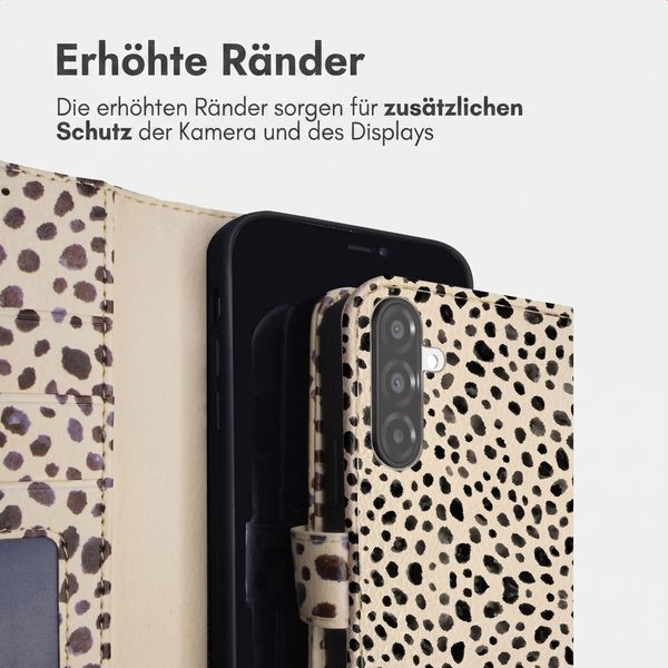 imoshion Design Klapphülle Samsung Galaxy A26 - Black And White Dots