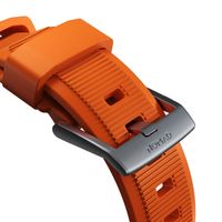 Nomad Robustes Armband FKM für die Apple Watch Series 1 bis 10 / SE / Ultra (2) (44/45/46/49 mm) - Silber/Orange