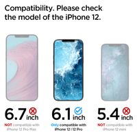 Spigen GLAStR Fit Displayschutzfolie  + Applicator Apple iPhone 12 (Pro)