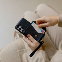 Selencia Sera HandyHülle mit Kordel und Umschlag-Kartenhalter Apple iPhone 16 - Schwarz