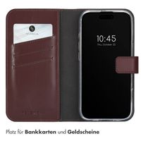 Selencia Echtleder Klapphülle für das iPhone 16 Pro - Braun