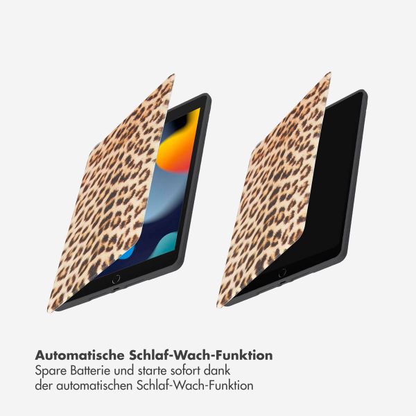 Selencia Vivid Klapphülle Apple iPad 9 (2021) 10.2 Zoll / iPad 8 (2020) 10.2 Zoll / iPad 7 (2019) 10.2 Zoll - Wild Leo