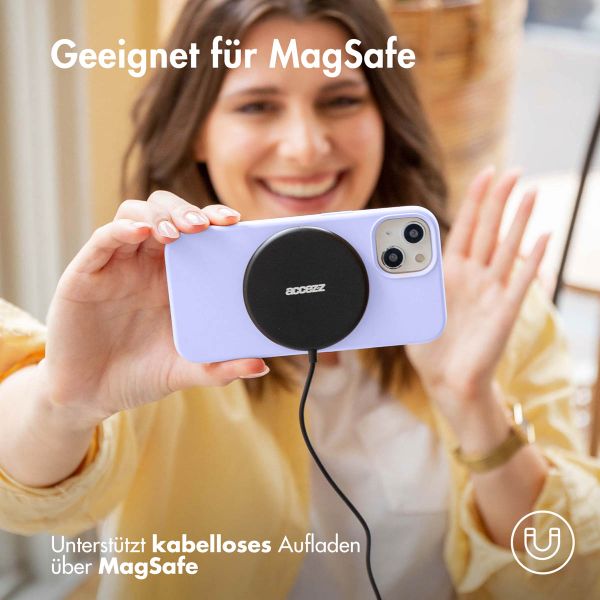 Accezz Liquid Silikoncase mit MagSafe für das iPhone 16 - Violett