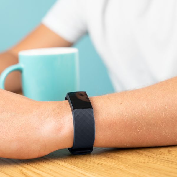 imoshion Silikonband für die Fitbit Charge 3 / 4 - Dunkelblau