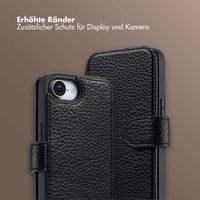 Selencia Riva Bookcase mit MagSafe und Handgelenkband Apple iPhone 16e - Schwarz