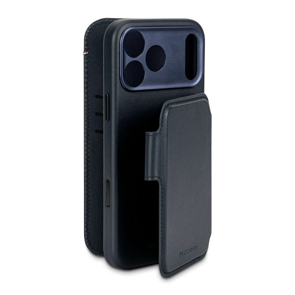 Decoded 2 in 1 Leather Klapphülle MagSafe Apple iPhone 17 Pro - Navy Shadow