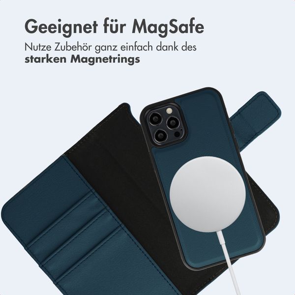imoshion Herausnehmbare 2-in-1 Luxus-Bookcase Apple iPhone 12 (Pro) - Blau