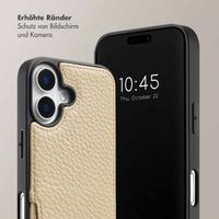 Selencia Nova Back Cover mit Kordel und Kartenhalter für das iPhone 16 - Beige