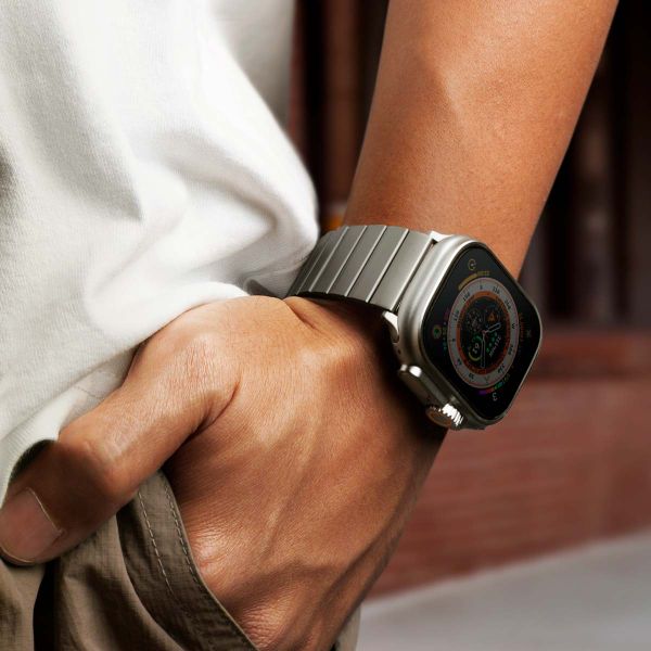 Uniq Strova Steel Link-Armband für Apple Watch | 44/45/46/49 mm - Sterling