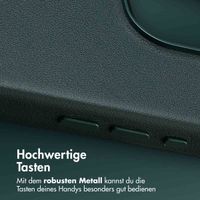 Accezz MagSafe Leather Backcover für das iPhone 16 Pro - Cedar Green