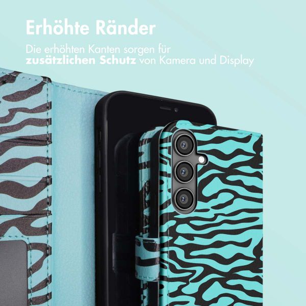 imoshion Design Klapphülle für das Samsung Galaxy S23 FE - Black Blue Stripes