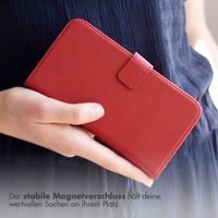 Selencia Echtleder Klapphülle für das Apple iPhone 16 - Rot