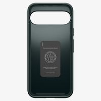 Spigen Thin Fit™ Hardcase für das Google Pixel 9 / 9 Pro - Abyss Green