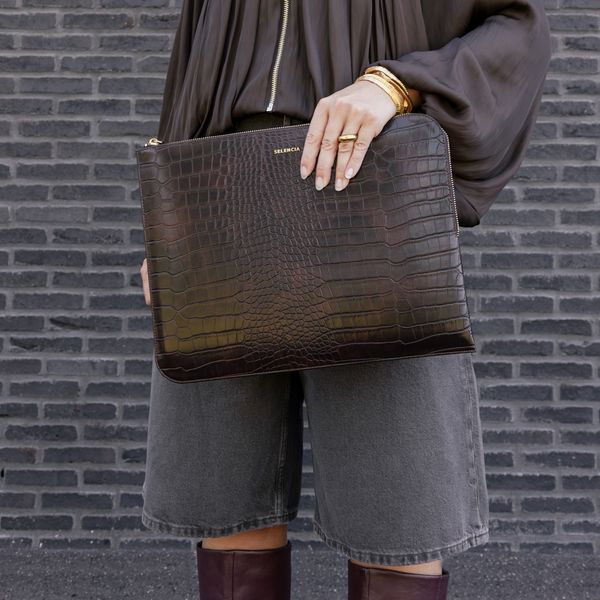 Selencia Croco Laptop Hülle 15-16 Zoll - Laptop Sleeve - Choco Brown