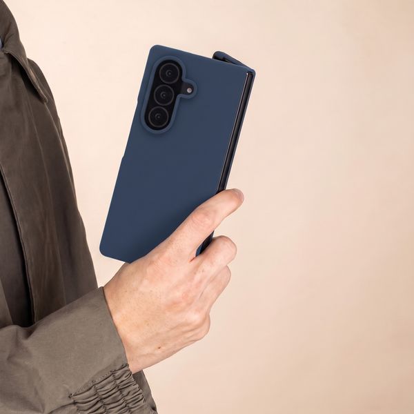 Accezz Liquid Silikoncase mit MagSafe Samsung Galaxy Z Fold 8 Ultra - Dunkelblau