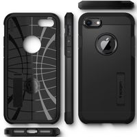 Spigen Tough Armor™ Case Schwarz für das Apple iPhone SE (2022 / 2020)