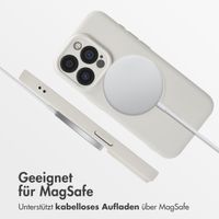imoshion Color Back Cover mit MagSafe Apple iPhone 15 Pro - Beige