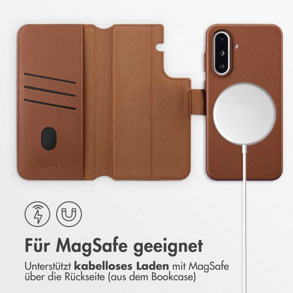 Accezz 2-in-1 Klapphülle aus Leder mit MagSafe Samsung Galaxy A36 / A56 - Kaffeebraun