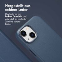 Accezz 2-in-1 Klapphülle aus Leder mit MagSafe für das iPhone 15 - Nightfall Blue