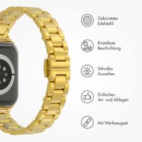 Selencia Slim Stahlgliederarmband für die Apple Watch Series 1 bis 9 / SE (38/40/41 mm) | Series 10 (42 mm) - Gold