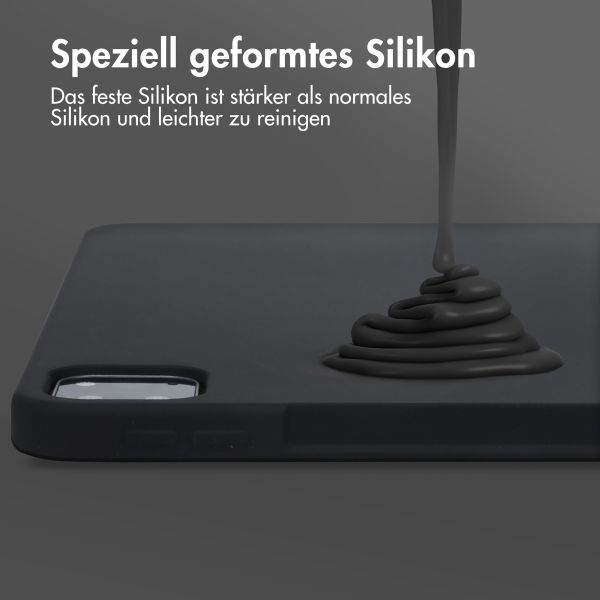 Accezz Liquid Silicone Back Cover mit Stifthalter für das iPad Pro 12.9 (2022) / Pro 12.9 (2021) / Pro 12.9 (2020) - Schwarz