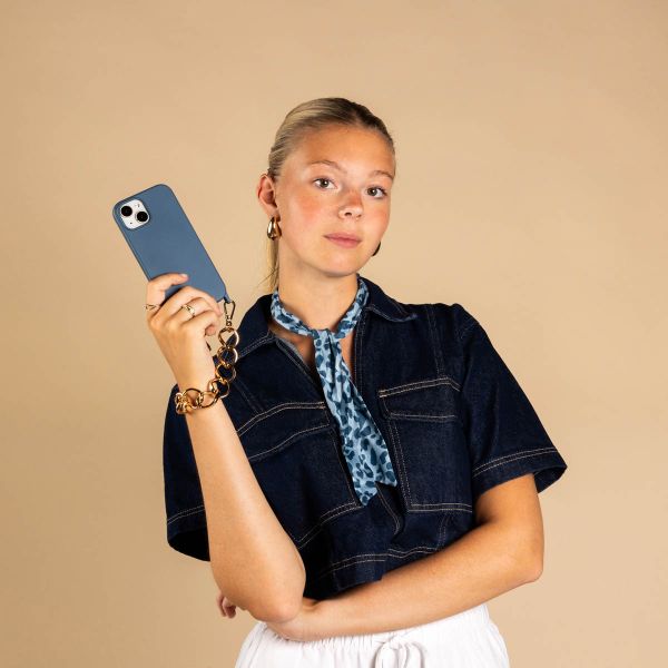 Selencia Back Cover mit Luxuriöser Handschlaufe Apple iPhone 15 Pro - Blau