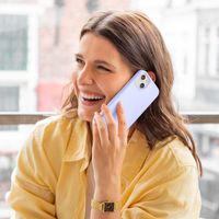 Accezz Liquid Silikoncase mit MagSafe für das Apple iPhone 14 - Violett