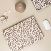 Selencia Sabi Laptop Cover Leopardenmuster Apple MacBook Pro 14 Zoll (2021 / 2023 M3 chip / 2024 M4 chip / 2025 M5 chip) - Soft Ivory