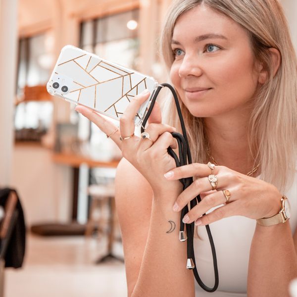 imoshion Design Hülle mit Band für das Samsung Galaxy S10 Plus - White Graphic