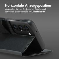 Accezz 2-in-1 Klapphülle aus Leder mit MagSafe für das Samsung Galaxy S23 - Onyx Black