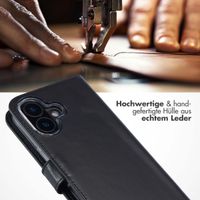 Selencia Echtleder Klapphülle für das iPhone 16 Plus - Schwarz