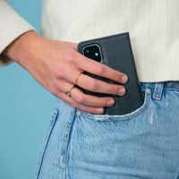 imoshion Luxuriöse Klapphülle Schwarz für Xiaomi Mi 10 (Pro)