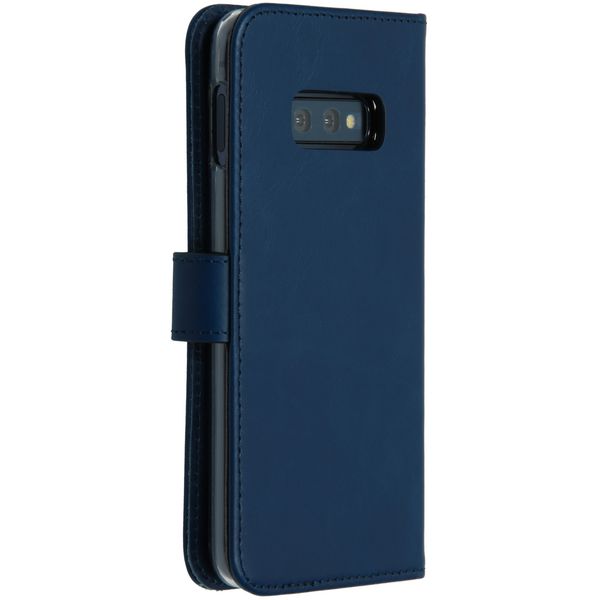 Selencia Echtleder Klapphülle Samsung Galaxy S10e - Blau