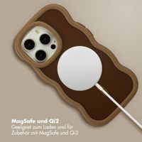 Selencia Wavy Backcover mit MagSafe Apple iPhone 14 Pro - Mocha Brown