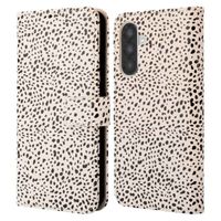 imoshion Design Klapphülle Samsung Galaxy A26 - Desert Dots