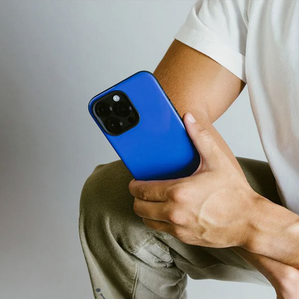 Nomad Sport Case für das iPhone 15 Pro - Super Blue