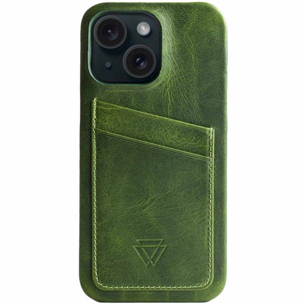 Wachikopa Full Wrap C.C. Back Cover mit 2 Kartenhaltern für das iPhone 15 - Forest Green