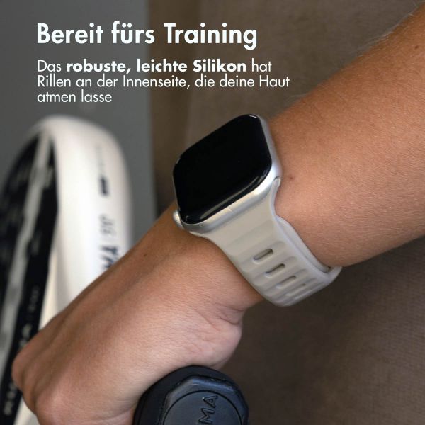 imoshion Active Sport Silikonarmband für die Apple Watch Series 1-9 / SE (38/40/41 mm) | Series 10 (42 mm) - Sternenlicht