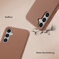 Selencia Back Cover mit Luxuriöser Handschlaufe Samsung Galaxy S23 FE - Braun