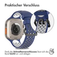 imoshion Silikonsportarmband Buckle für das Apple Watch Series 1 bis 10 / SE / Ultra (2) (44/45/46/49 mm) - Dunkelblau / Weiß