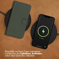 Accezz Premium Leather 2 in 1 Klapphülle für das iPhone 13 Mini - Grün